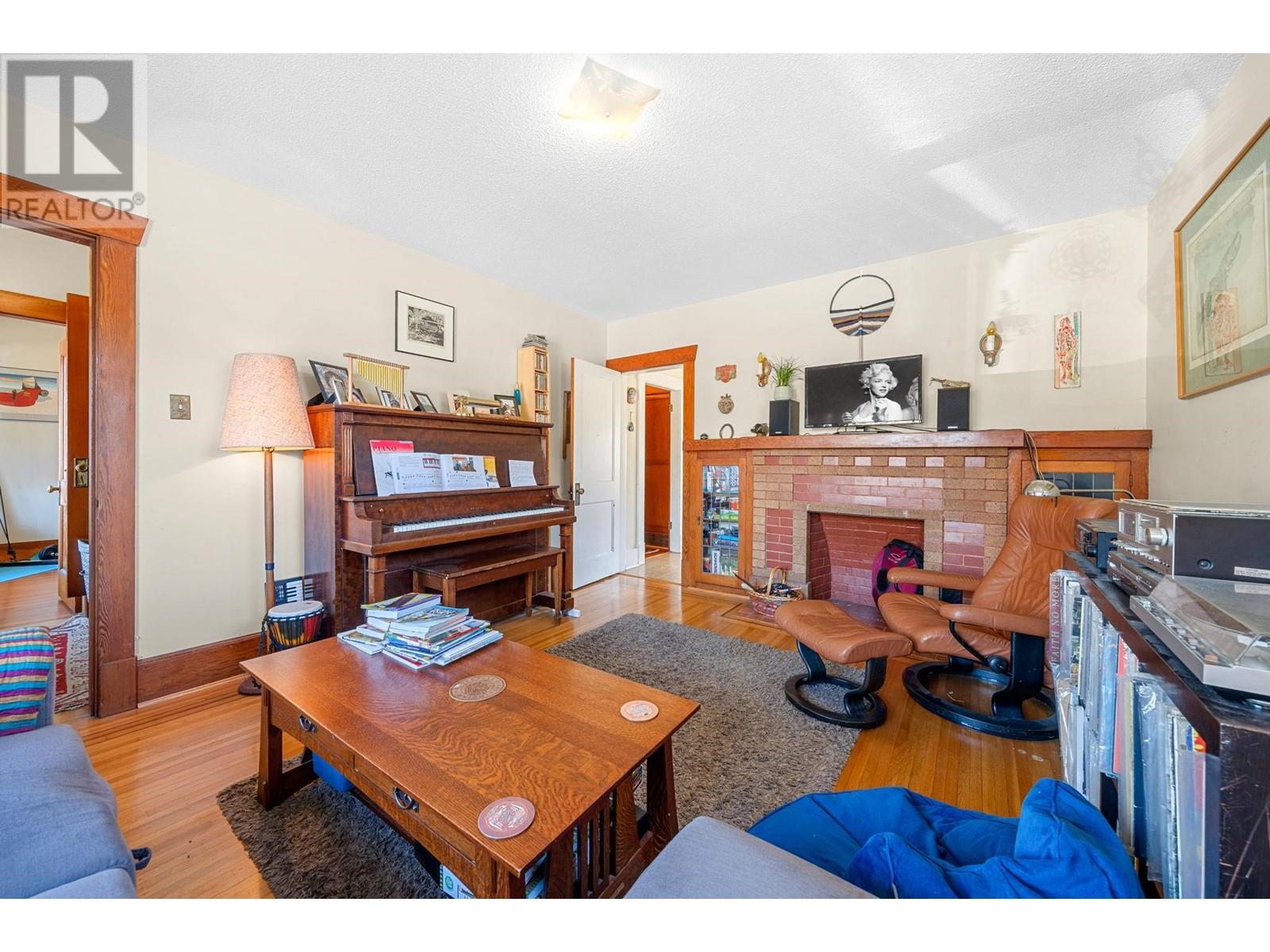2110 Ferndale Street, Vancouver, British Columbia  V5L 1Y4 - Photo 12 - R2975503