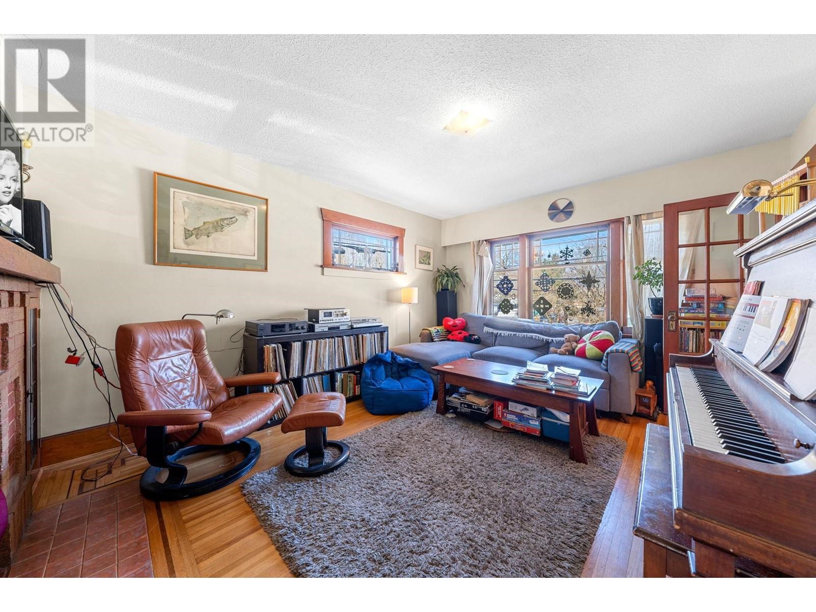2110 Ferndale Street, Vancouver, British Columbia  V5L 1Y4 - Photo 9 - R2975503