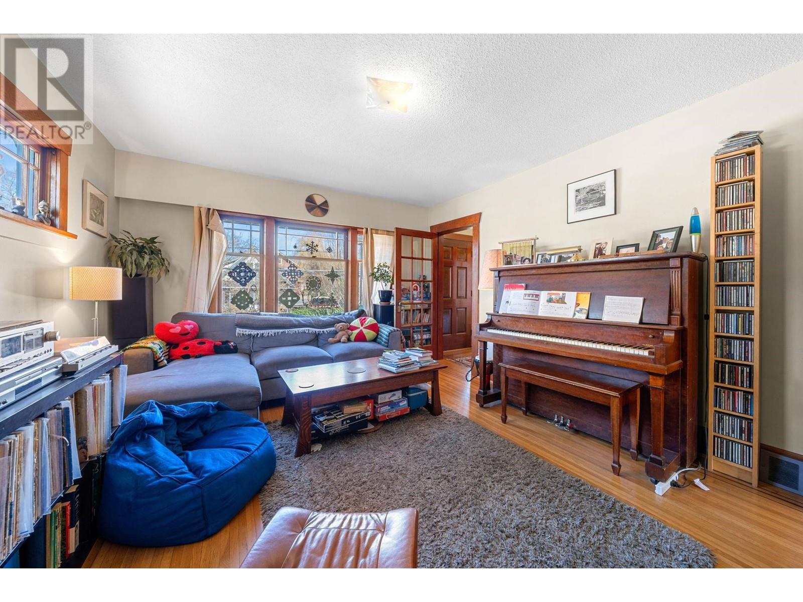 2110 Ferndale Street, Vancouver, British Columbia  V5L 1Y4 - Photo 10 - R2975503