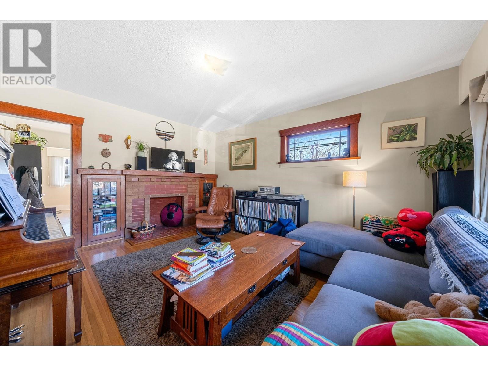 2110 Ferndale Street, Vancouver, British Columbia  V5L 1Y4 - Photo 11 - R2975503
