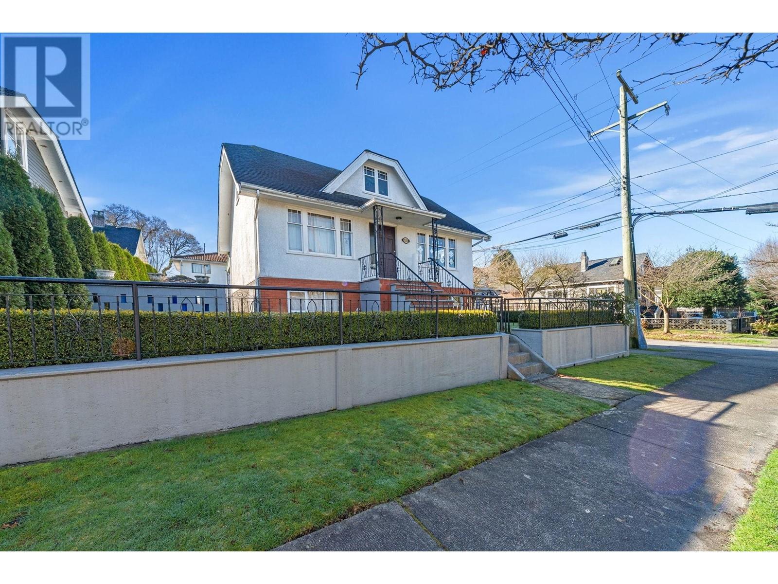 2110 Ferndale Street, Vancouver, British Columbia  V5L 1Y4 - Photo 2 - R2975503