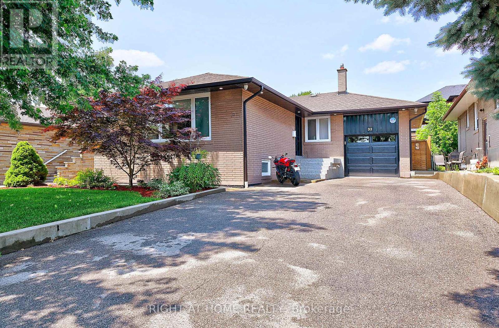 Property at 32 DEL RIA DRIVE image 1