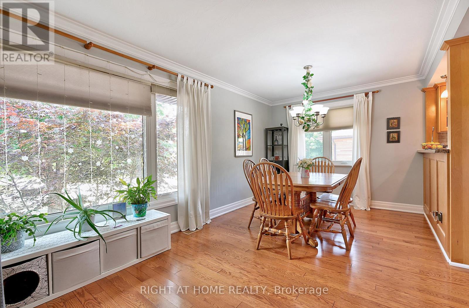 Property at 32 DEL RIA DRIVE image 4