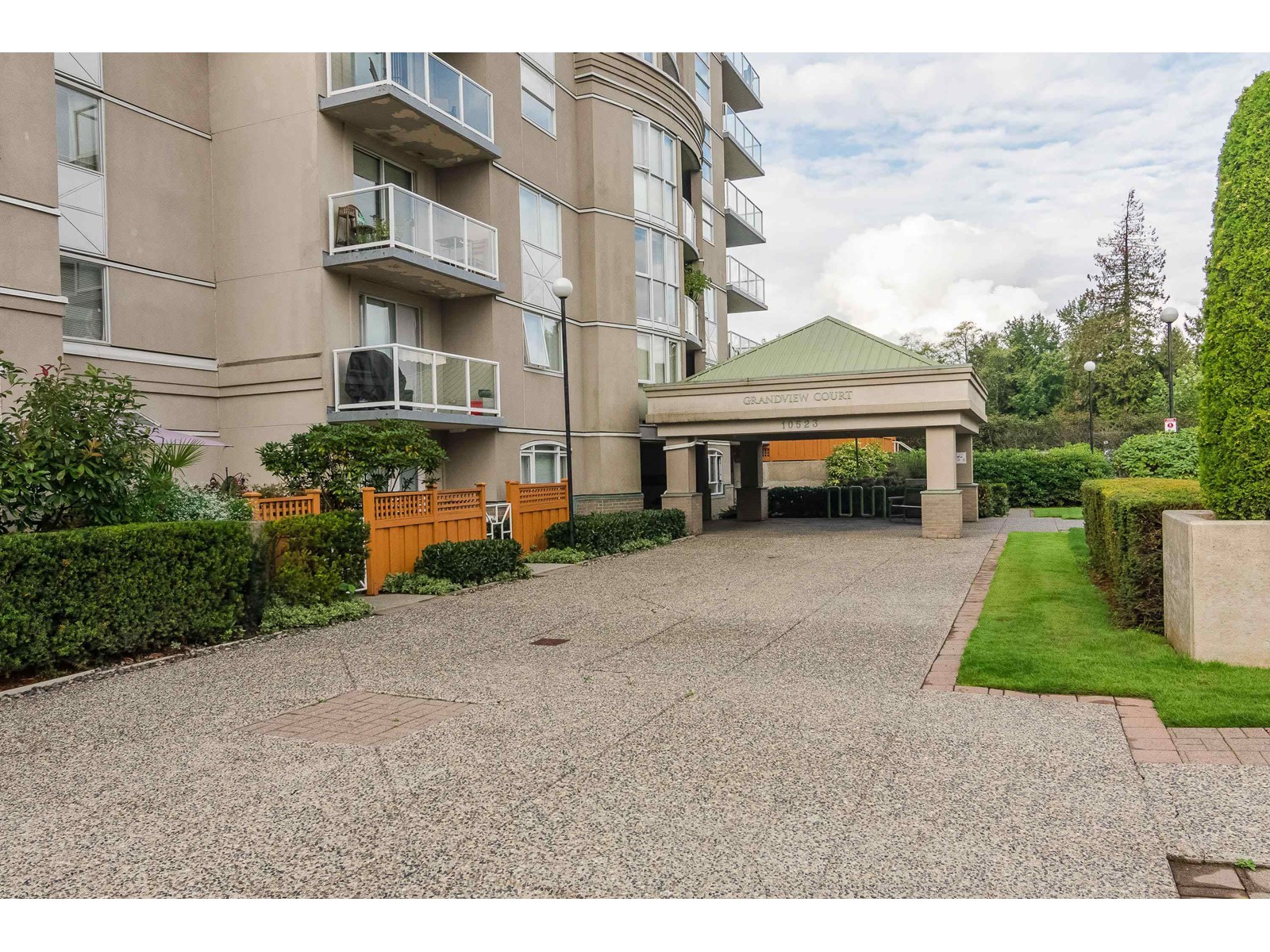 Property at 1301 10523 UNIVERSITY DRIVE image 2