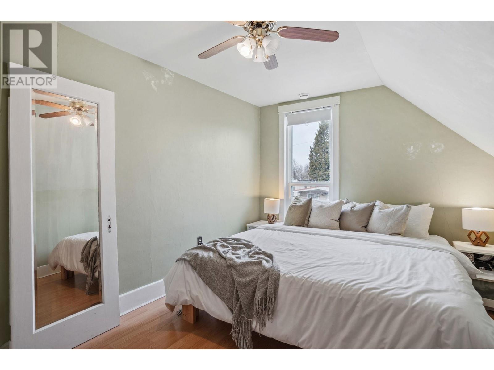 Listing Picture 15 of 36 : 2539 E GEORGIA STREET, Vancouver / 溫哥華 - 魯藝地產 Yvonne Lu Group - MLS Medallion Club Member