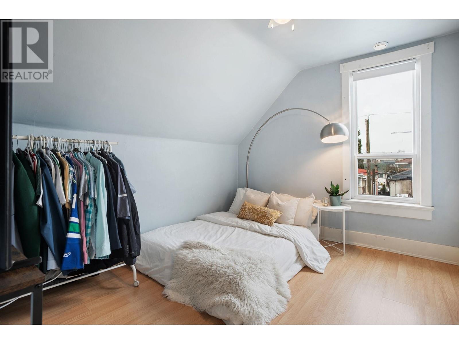 Listing Picture 17 of 36 : 2539 E GEORGIA STREET, Vancouver / 溫哥華 - 魯藝地產 Yvonne Lu Group - MLS Medallion Club Member