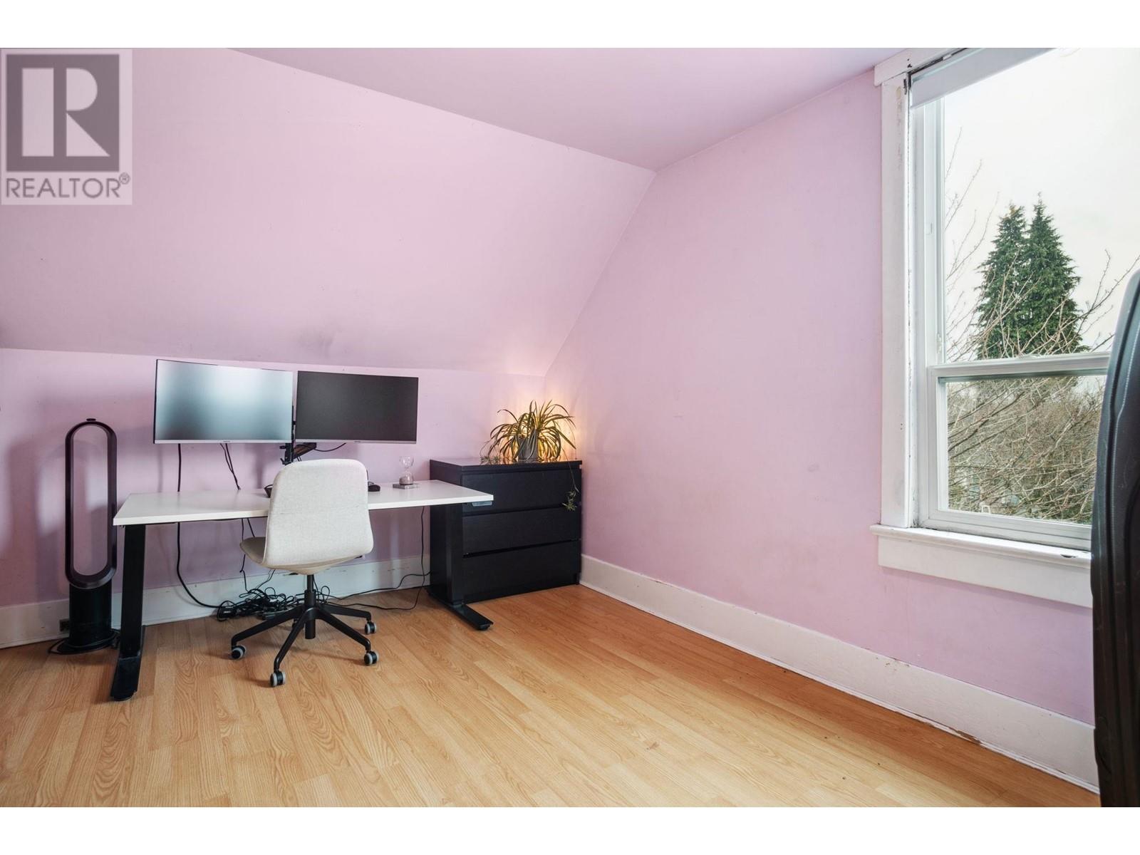 Listing Picture 16 of 36 : 2539 E GEORGIA STREET, Vancouver / 溫哥華 - 魯藝地產 Yvonne Lu Group - MLS Medallion Club Member