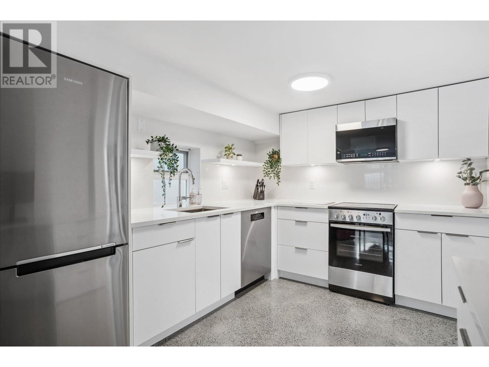 Listing Picture 20 of 36 : 2539 E GEORGIA STREET, Vancouver / 溫哥華 - 魯藝地產 Yvonne Lu Group - MLS Medallion Club Member