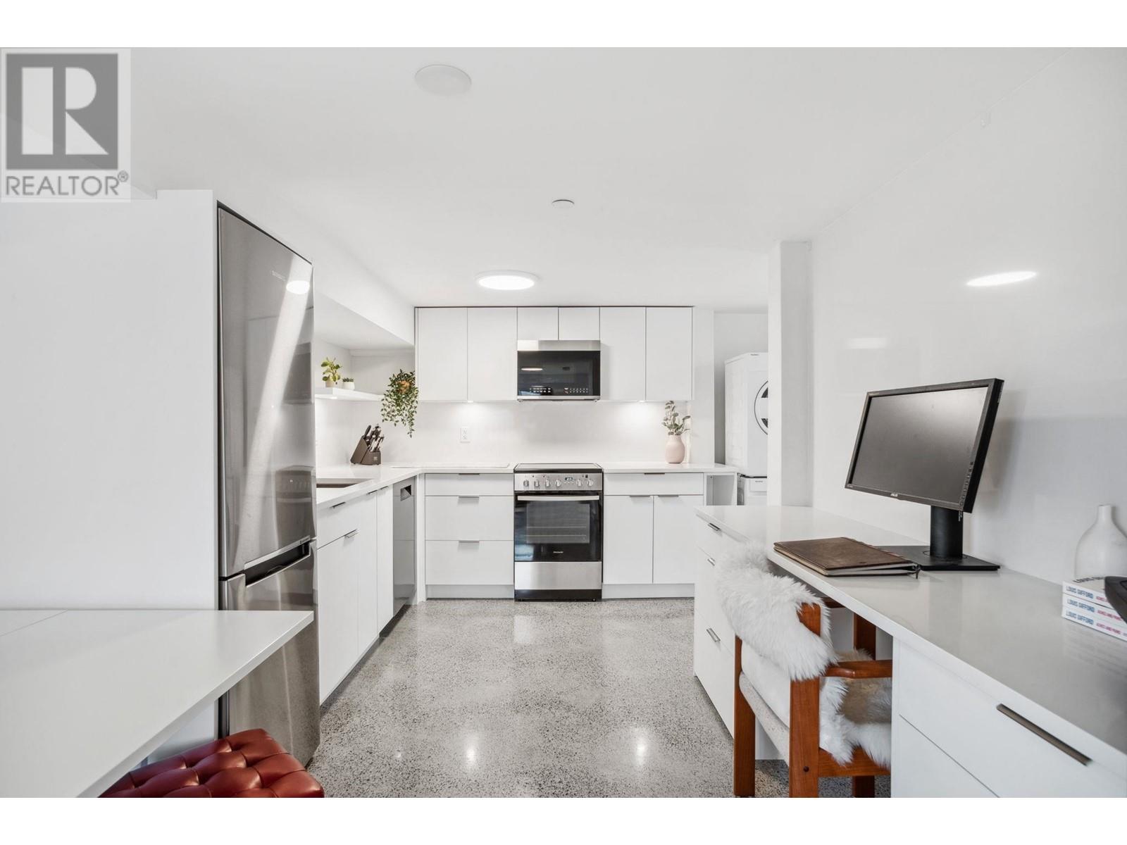 Listing Picture 21 of 36 : 2539 E GEORGIA STREET, Vancouver / 溫哥華 - 魯藝地產 Yvonne Lu Group - MLS Medallion Club Member