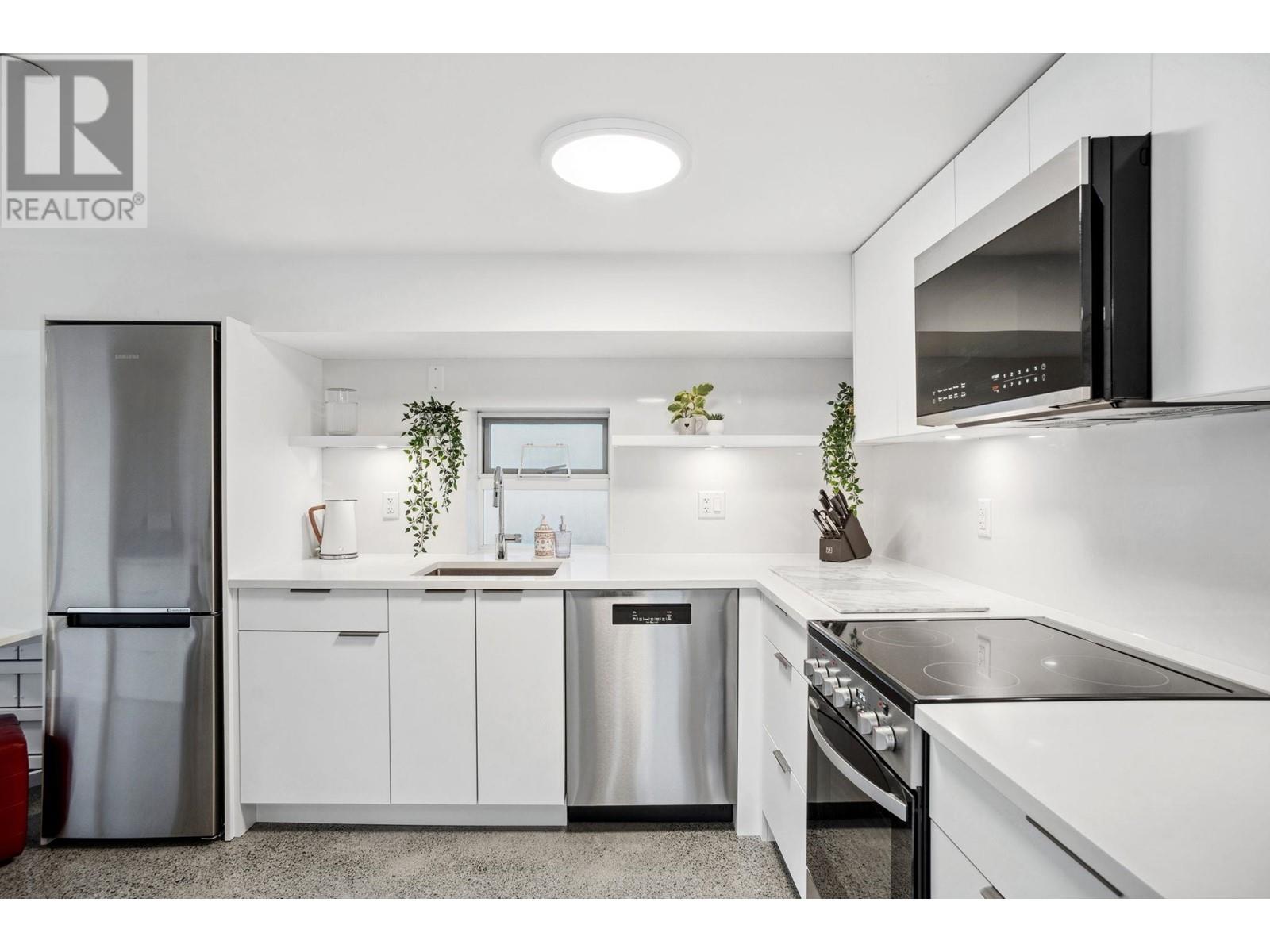 Listing Picture 19 of 36 : 2539 E GEORGIA STREET, Vancouver / 溫哥華 - 魯藝地產 Yvonne Lu Group - MLS Medallion Club Member