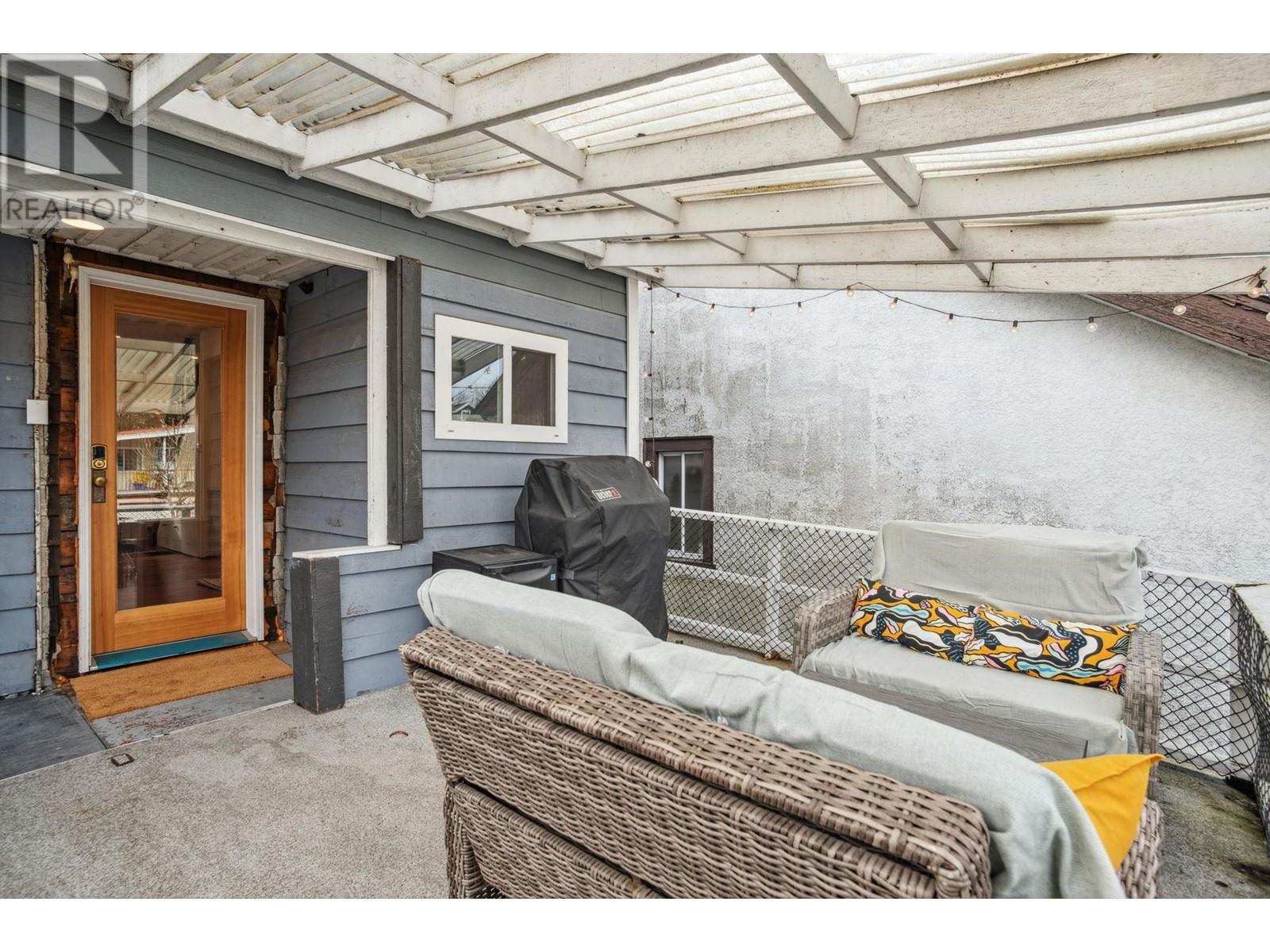 Listing Picture 32 of 36 : 2539 E GEORGIA STREET, Vancouver / 溫哥華 - 魯藝地產 Yvonne Lu Group - MLS Medallion Club Member