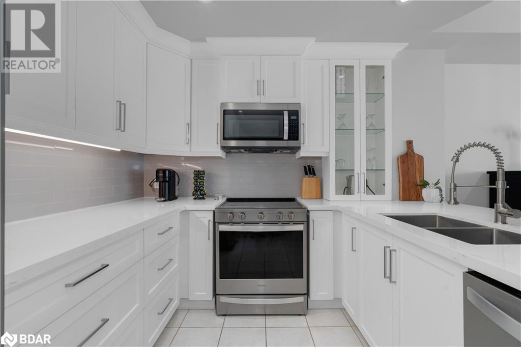 2 Toronto Street Unit# Ph1-4, Barrie, Ontario  L4N 9R2 - Photo 11 - 40700889