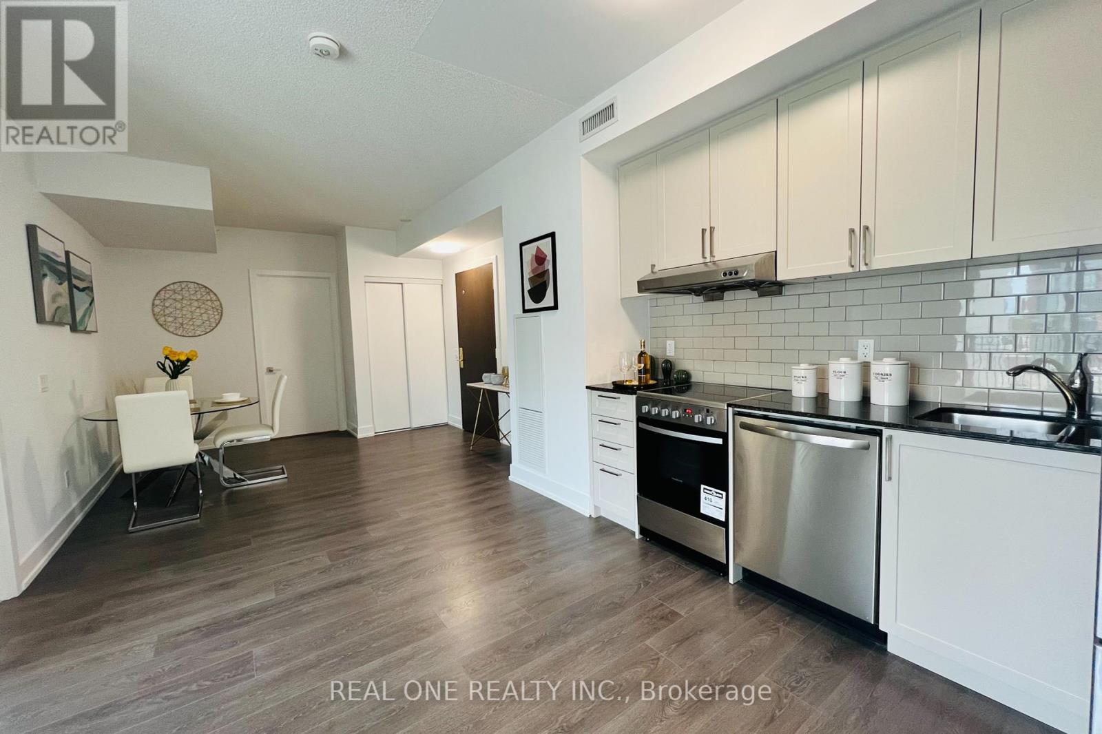 Property at 510W - 268 BUCHANAN DRIVE image 2
