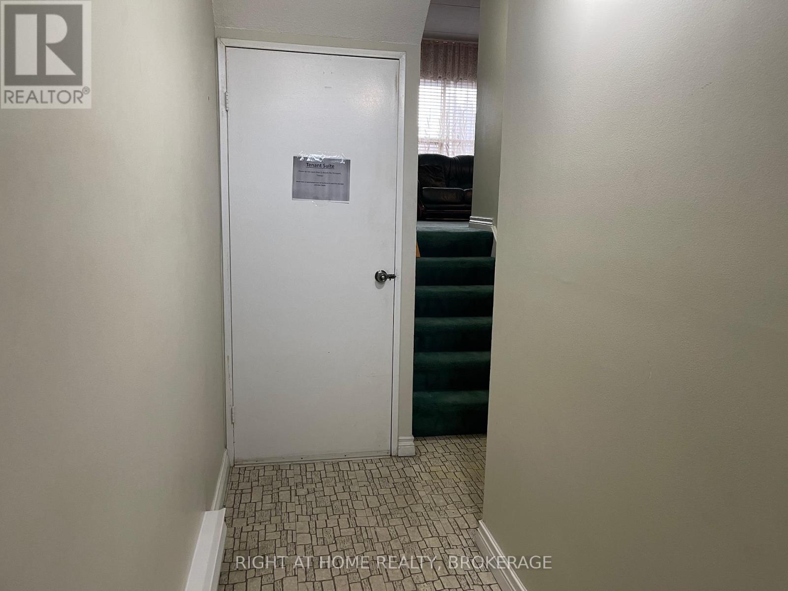 Property at 140 - 180 MISSISSAUGA VALLEY BOULEVARD image 4