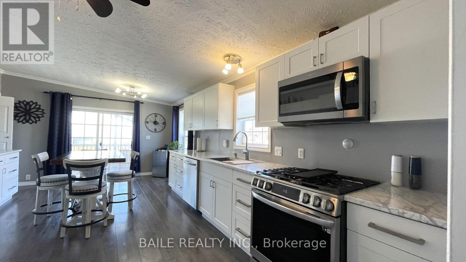 598 Gold Street, Warwick, Ontario  N0M 2S0 - Photo 4 - X12020986
