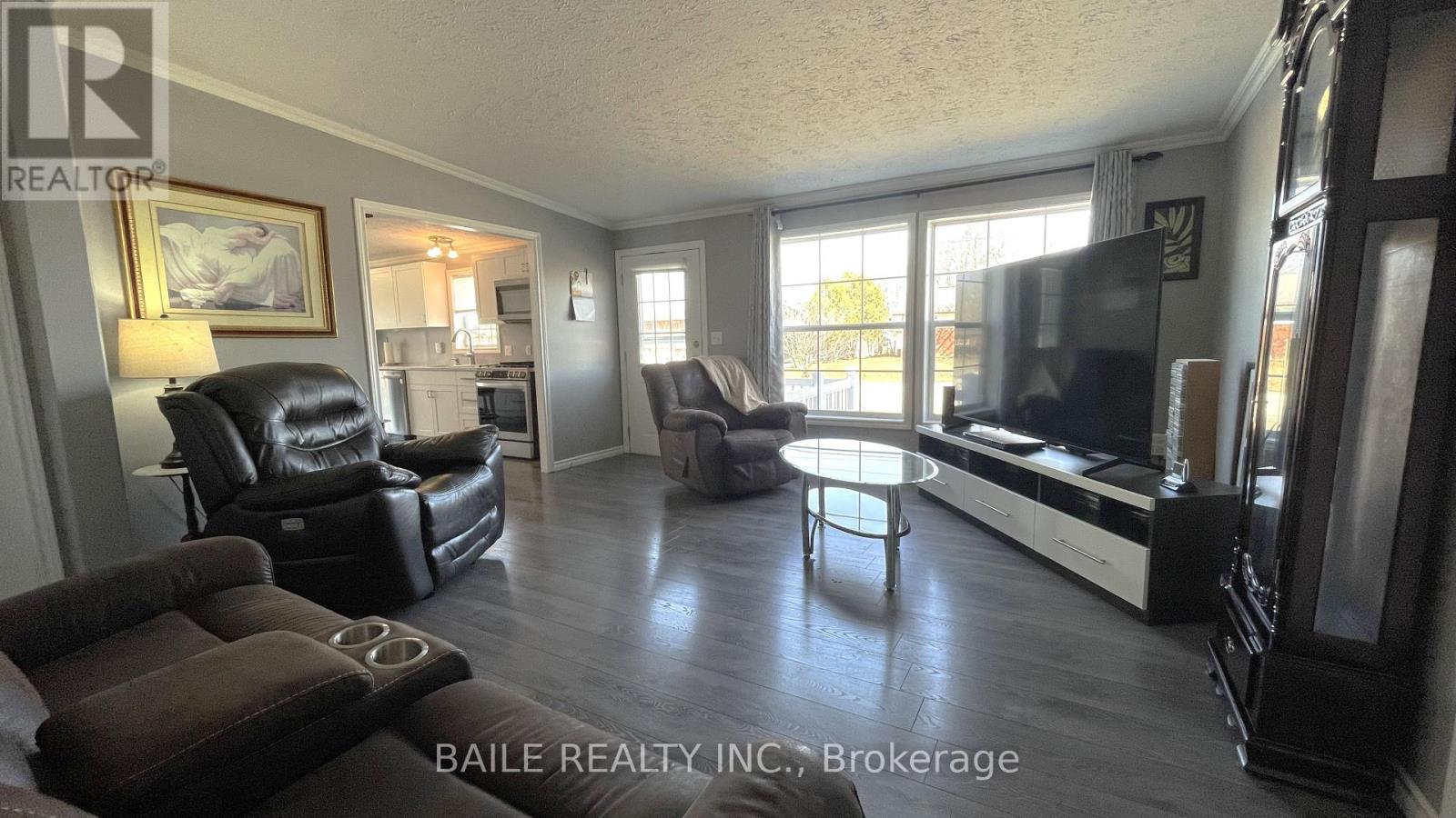 598 Gold Street, Warwick, Ontario  N0M 2S0 - Photo 6 - X12020986