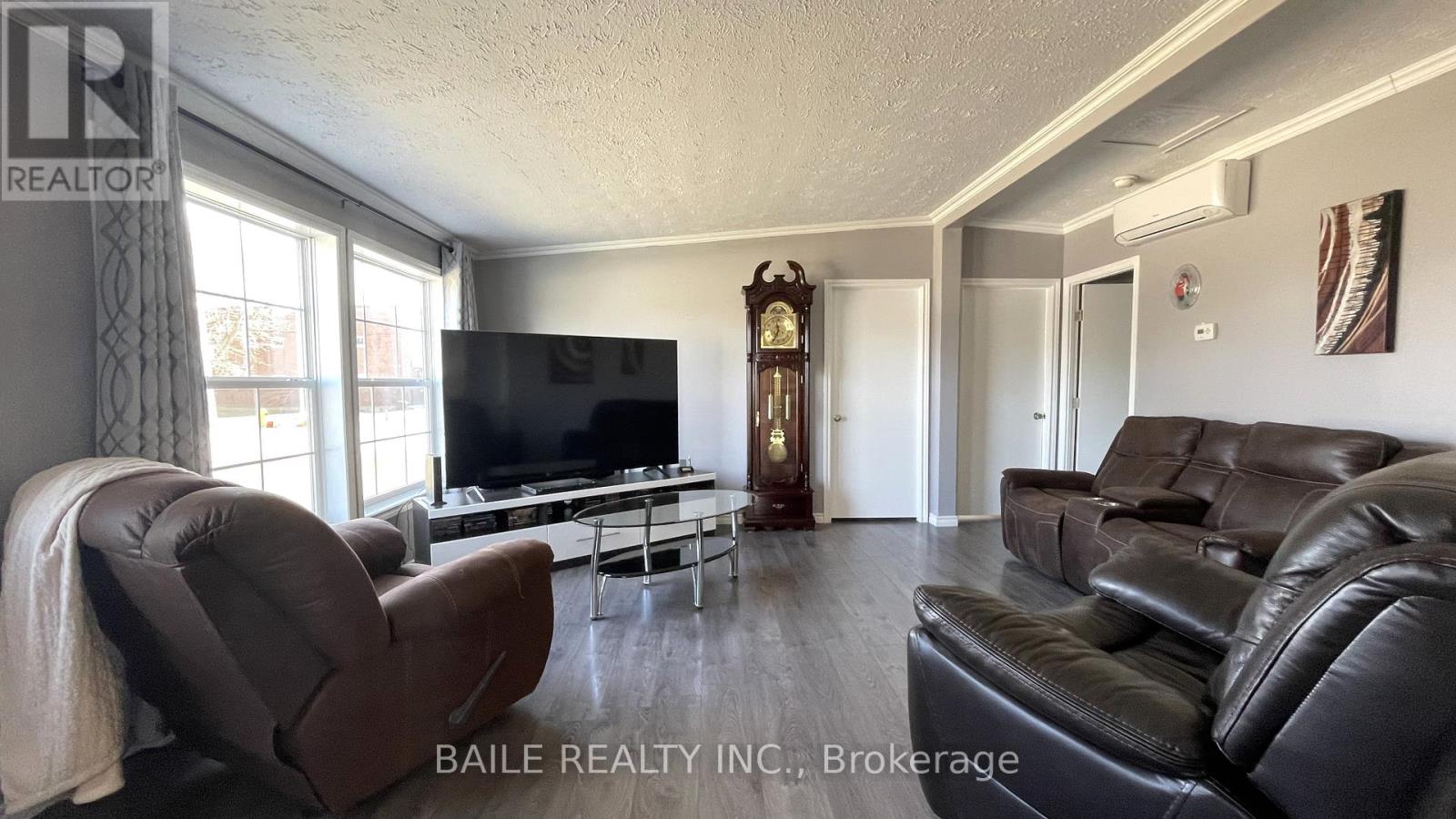 598 Gold Street, Warwick, Ontario  N0M 2S0 - Photo 7 - X12020986