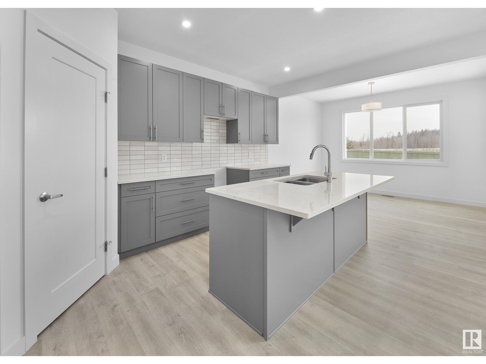 Property at 21336 38 AV NW image 5
