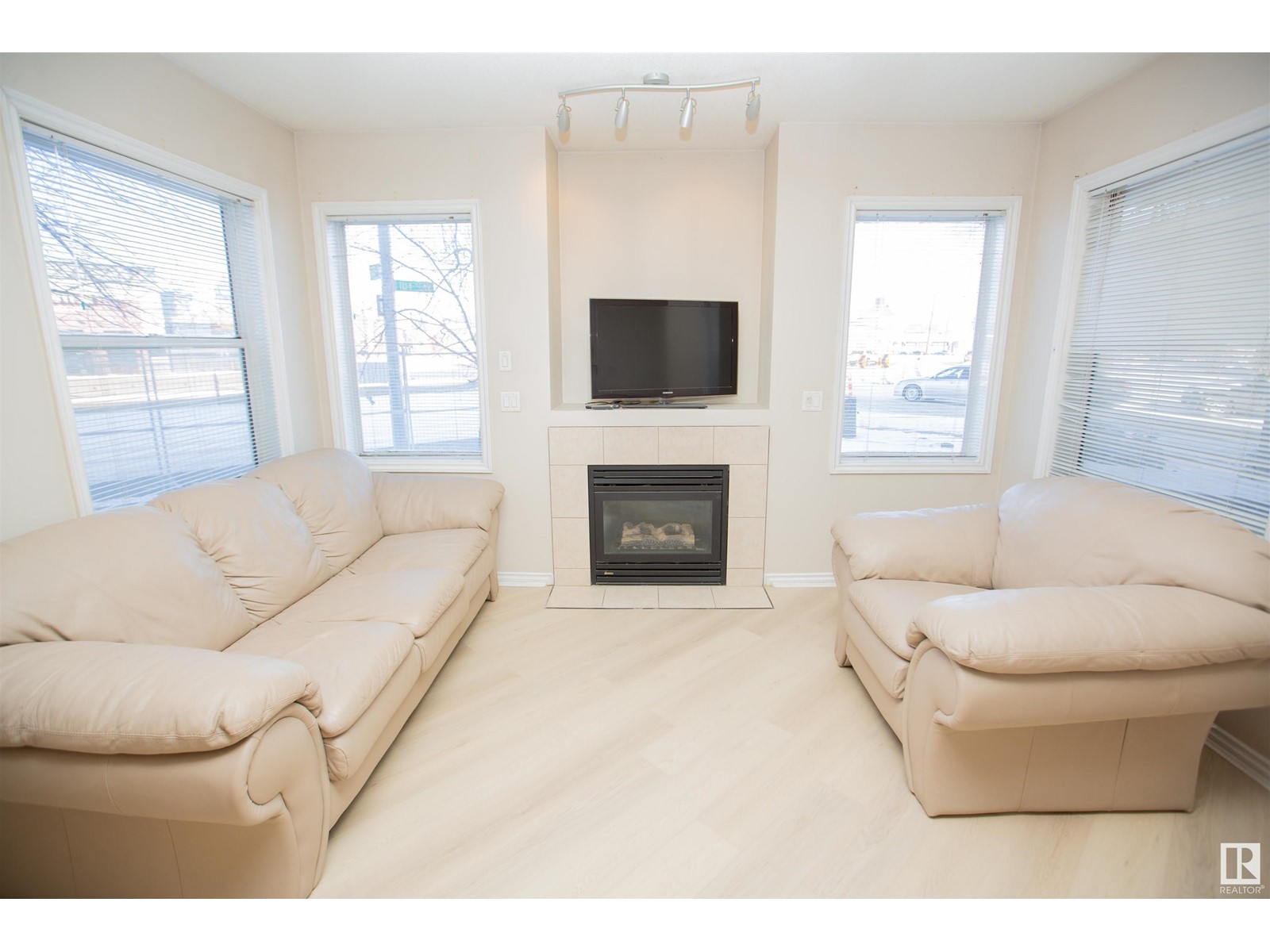 Property at #101 10346 117 ST NW image 3