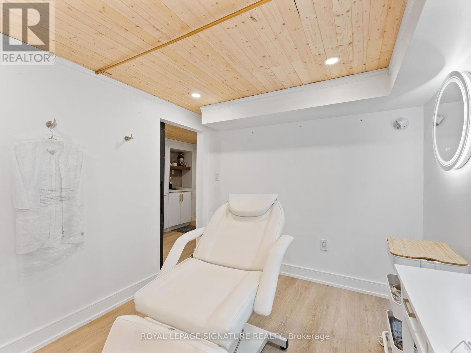 3814 Bloor Street W, Toronto (Islington-City Centre West), Ontario  M9B 6C2 - Photo 14 - W12014626