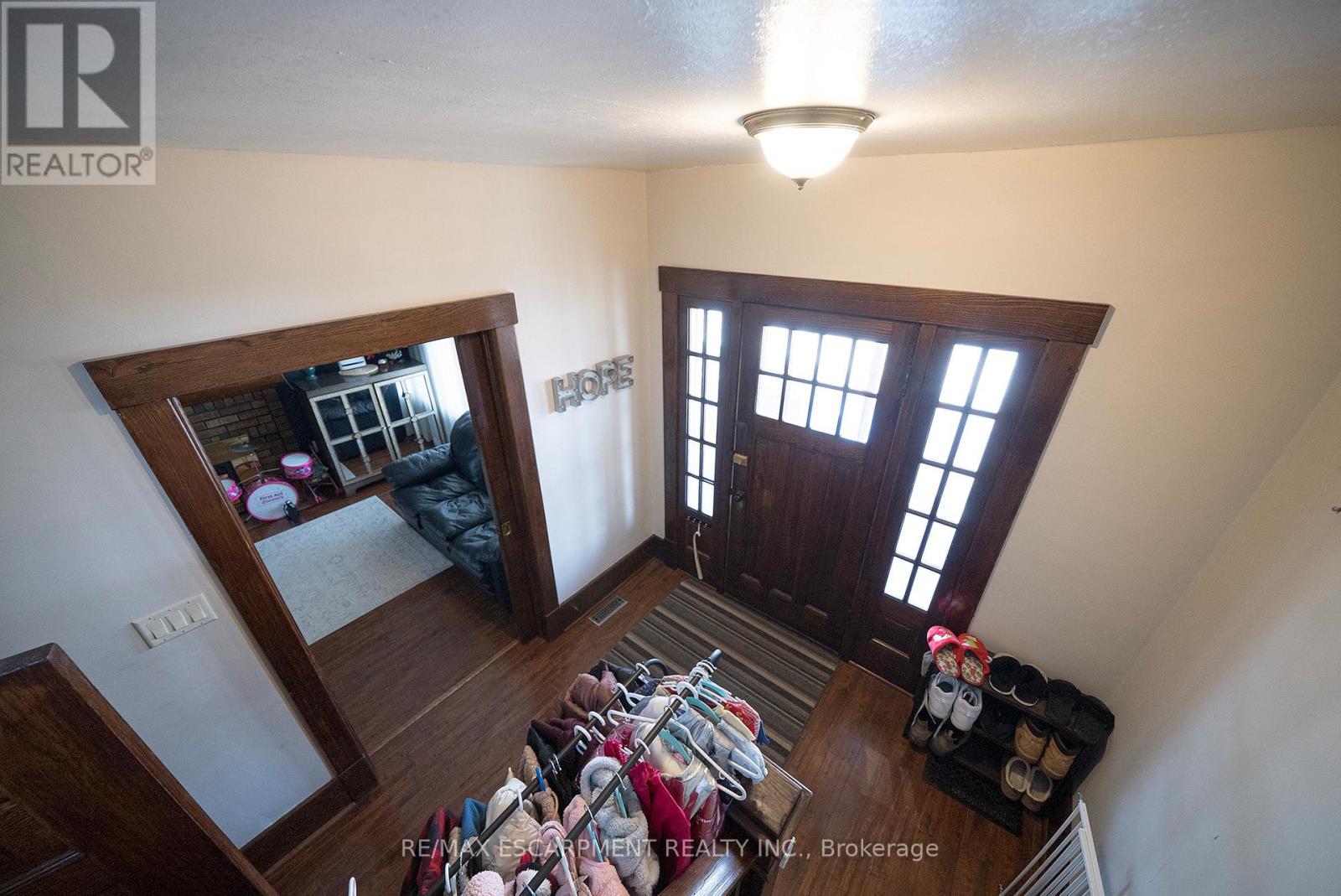 Property at 755 COLBORNE STREET E image 5
