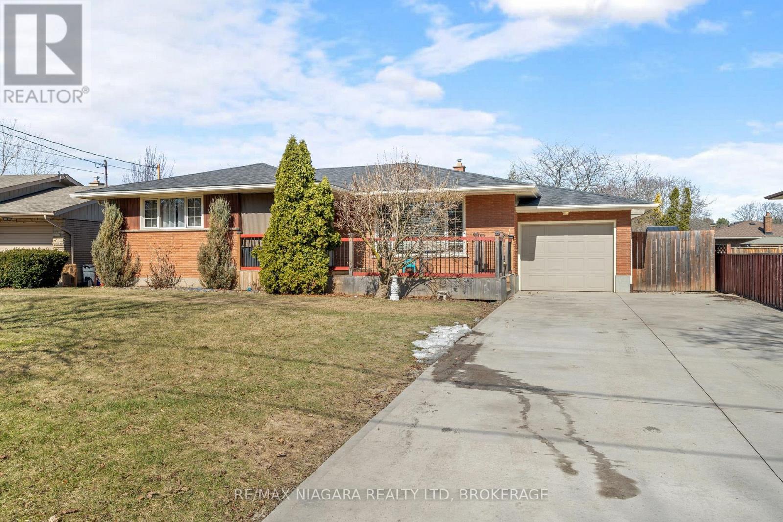 39 Viking Drive, St. Catharines, Ontario  L2M 2V4 - Photo 2 - X12021168