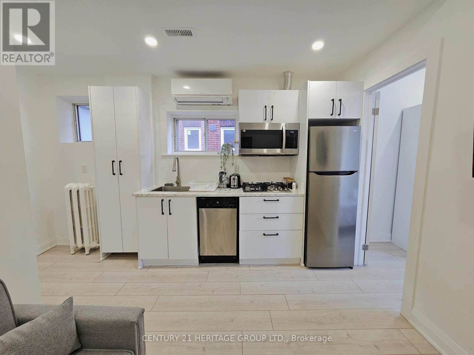 2nd B - 344 Shaw Street, Toronto, Ontario  M6J 2X3 - Photo 2 - C12021117