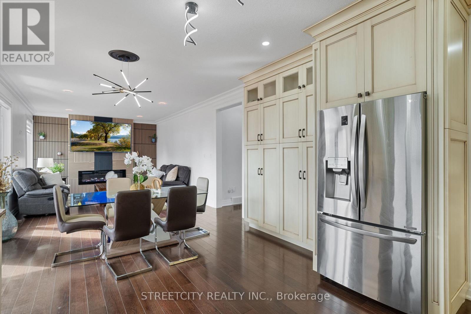 Photo 10 of 46 for 1038 Medway Park Drive N