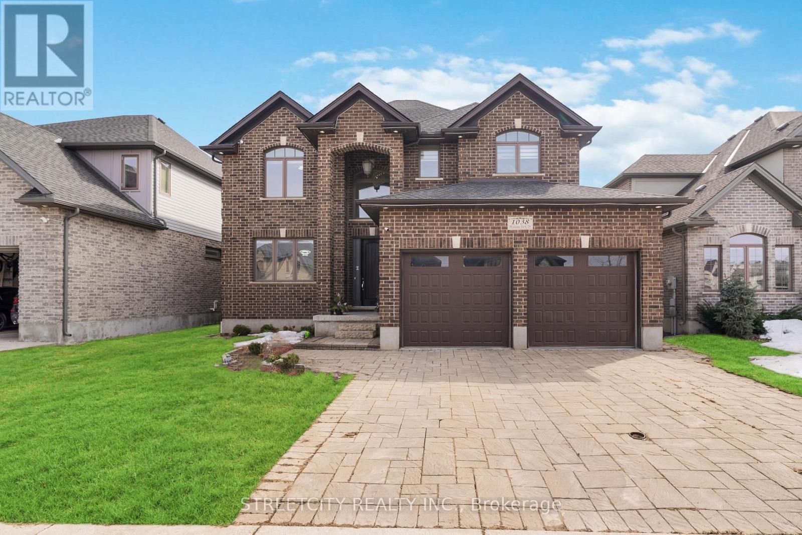Photo 2 of 46 for 1038 Medway Park Drive N