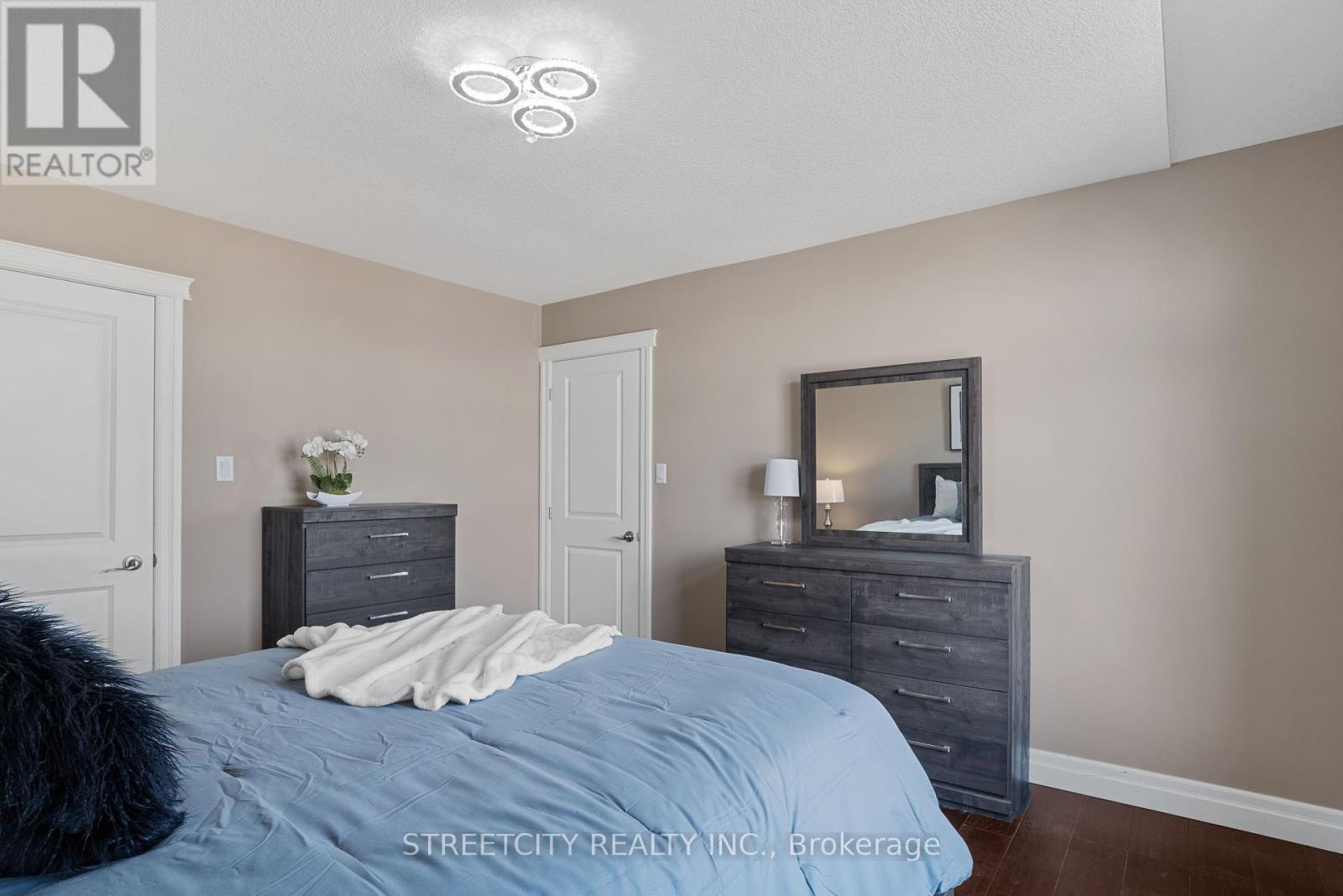 Photo 32 of 46 for 1038 Medway Park Drive N