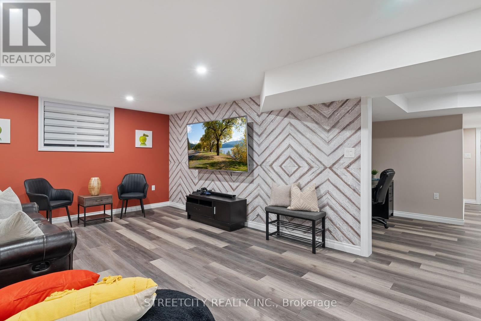 Photo 33 of 46 for 1038 Medway Park Drive N