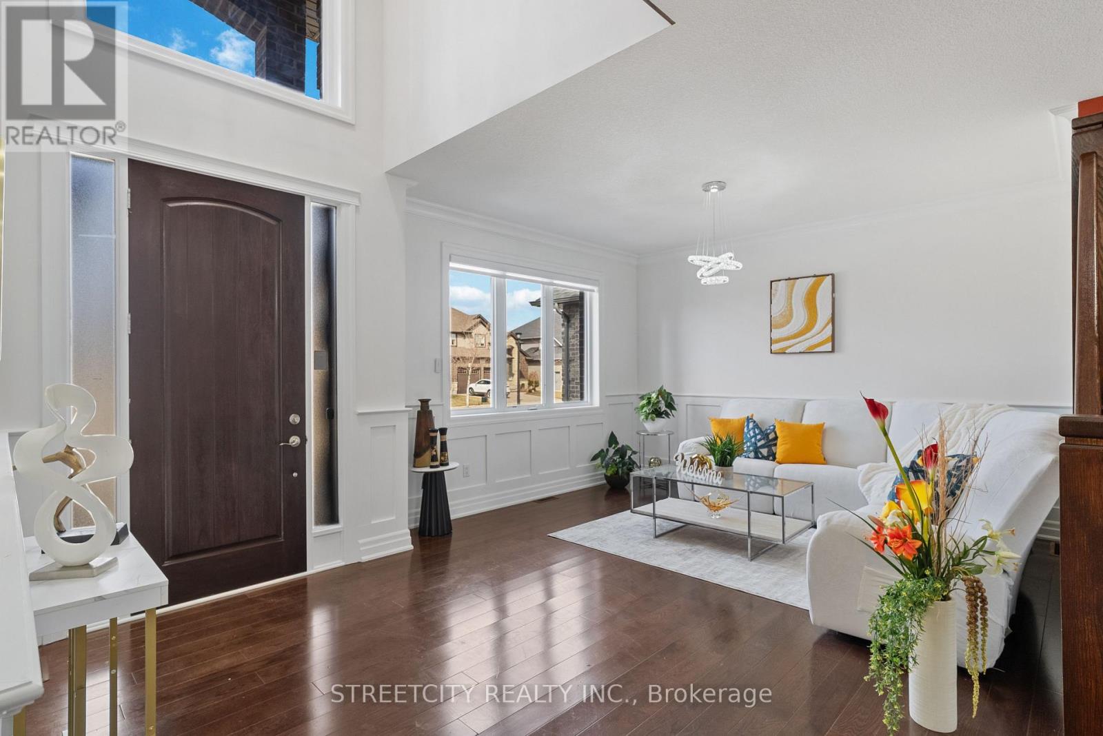 Photo 4 of 46 for 1038 Medway Park Drive N
