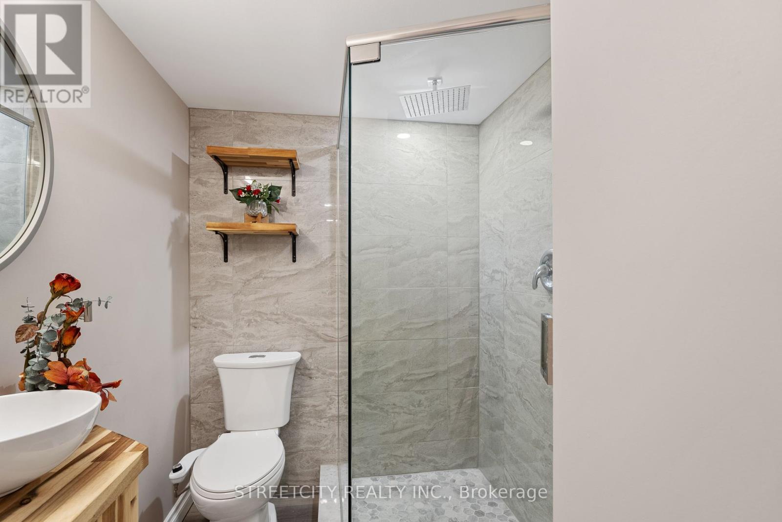 Photo 42 of 46 for 1038 Medway Park Drive N