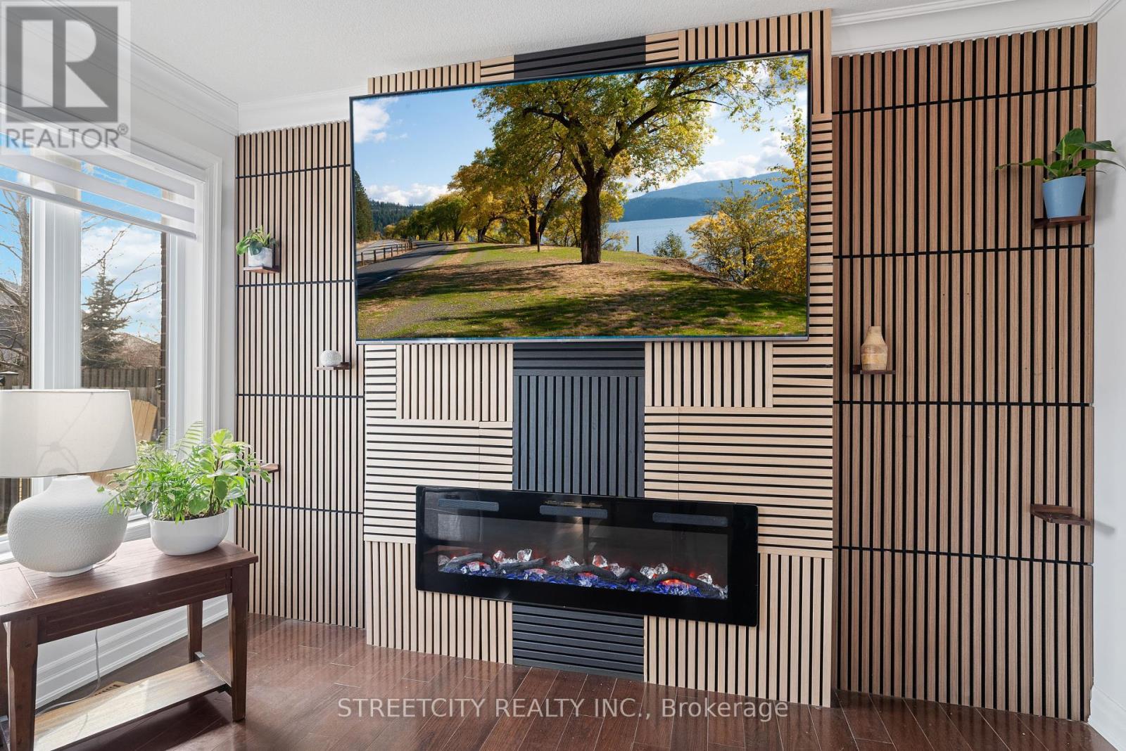 Photo 6 of 46 for 1038 Medway Park Drive N