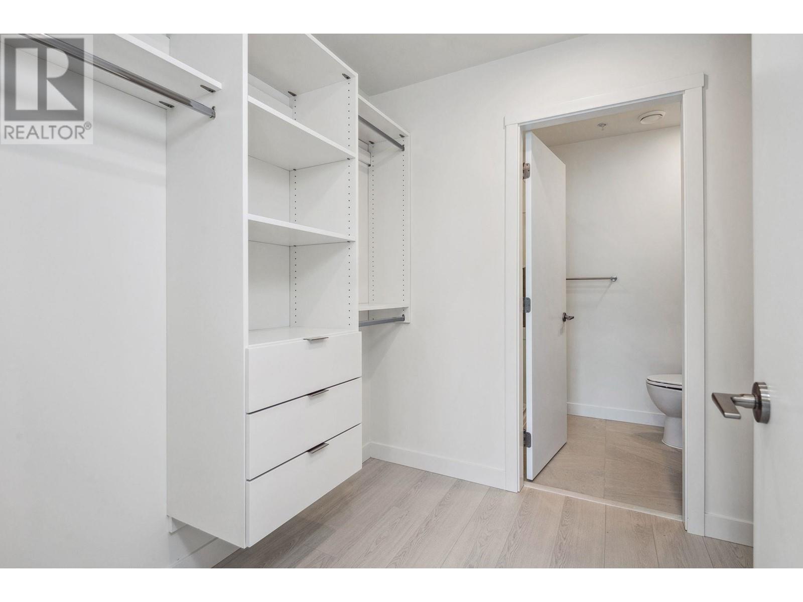 313 3596 Malsum Drive, North Vancouver, British Columbia  V7G 0B2 - Photo 8 - R2976164