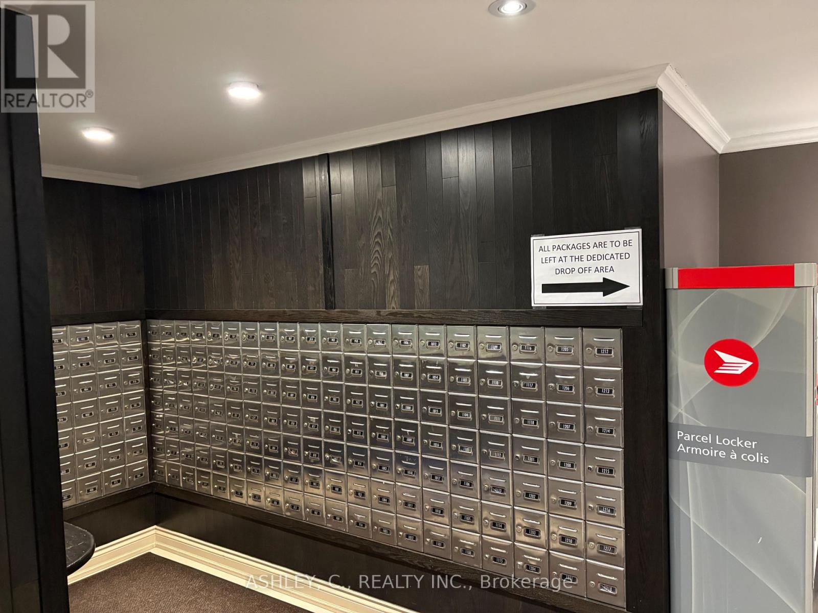 Property at 216 - 1485 LAKESHORE ROAD E image 4