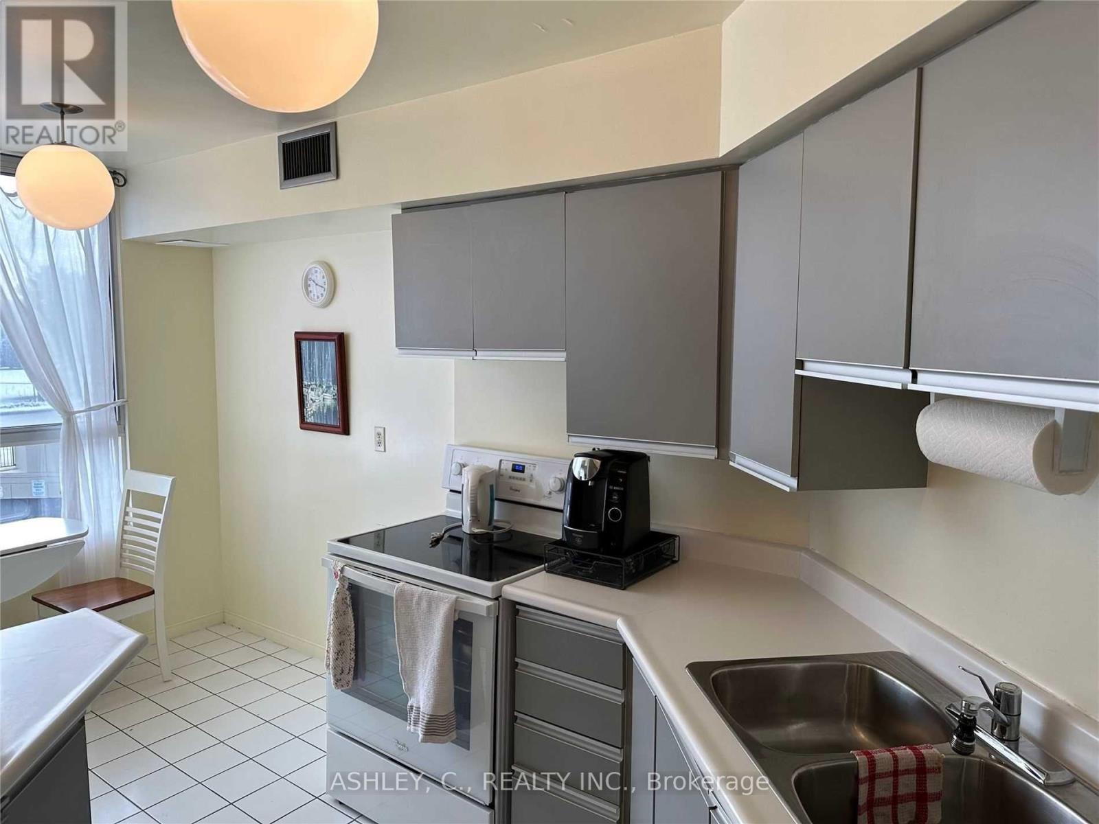 216 - 1485 Lakeshore Road E, Mississauga, Ontario  L5E 3G2 - Photo 7 - W12021184