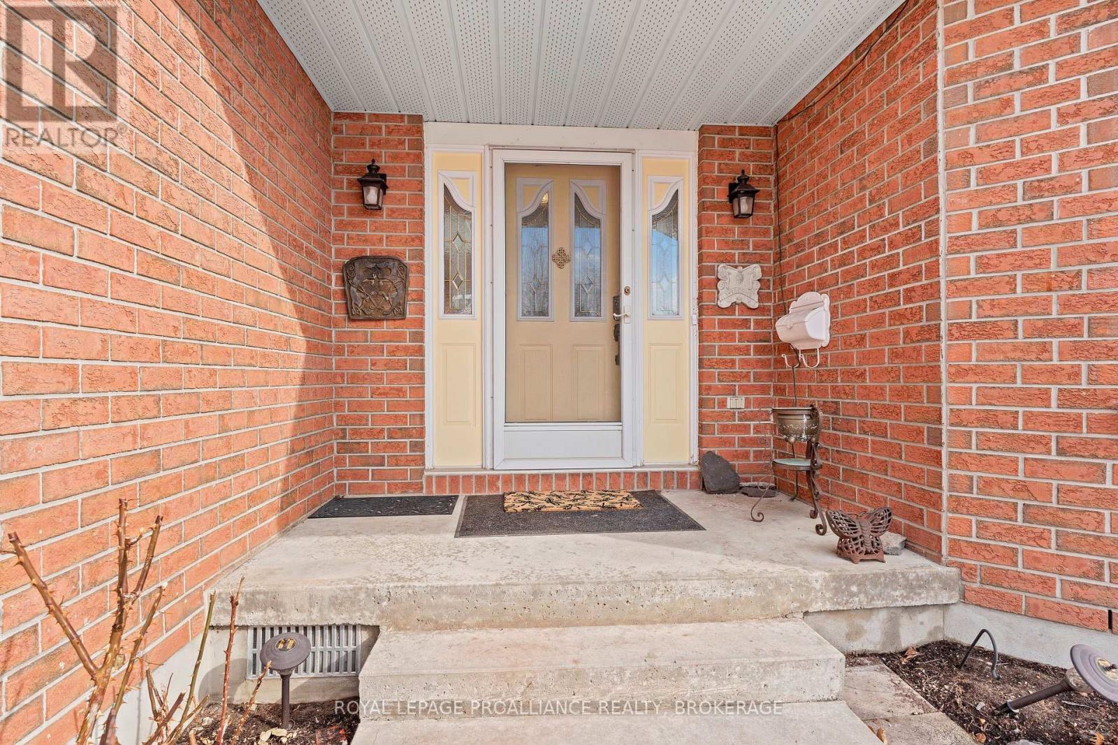Property at 254 FRIARHILL CRESCENT image 2