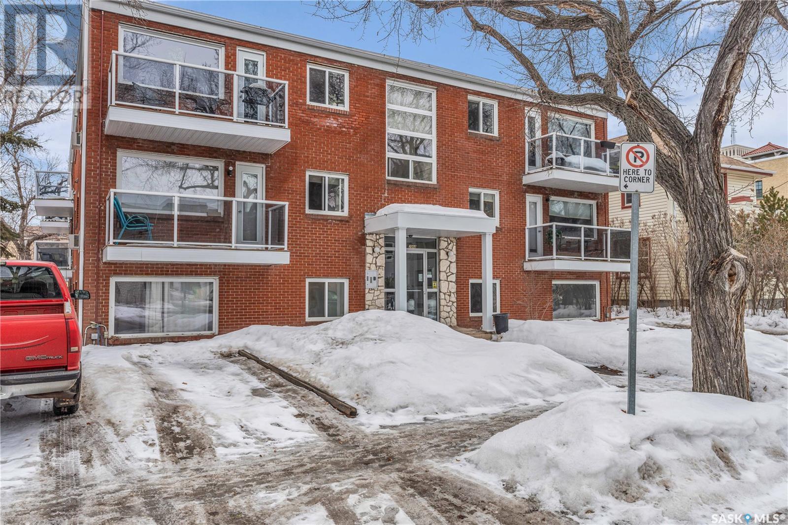 Property at 8 2060 Lorne STREET image 3
