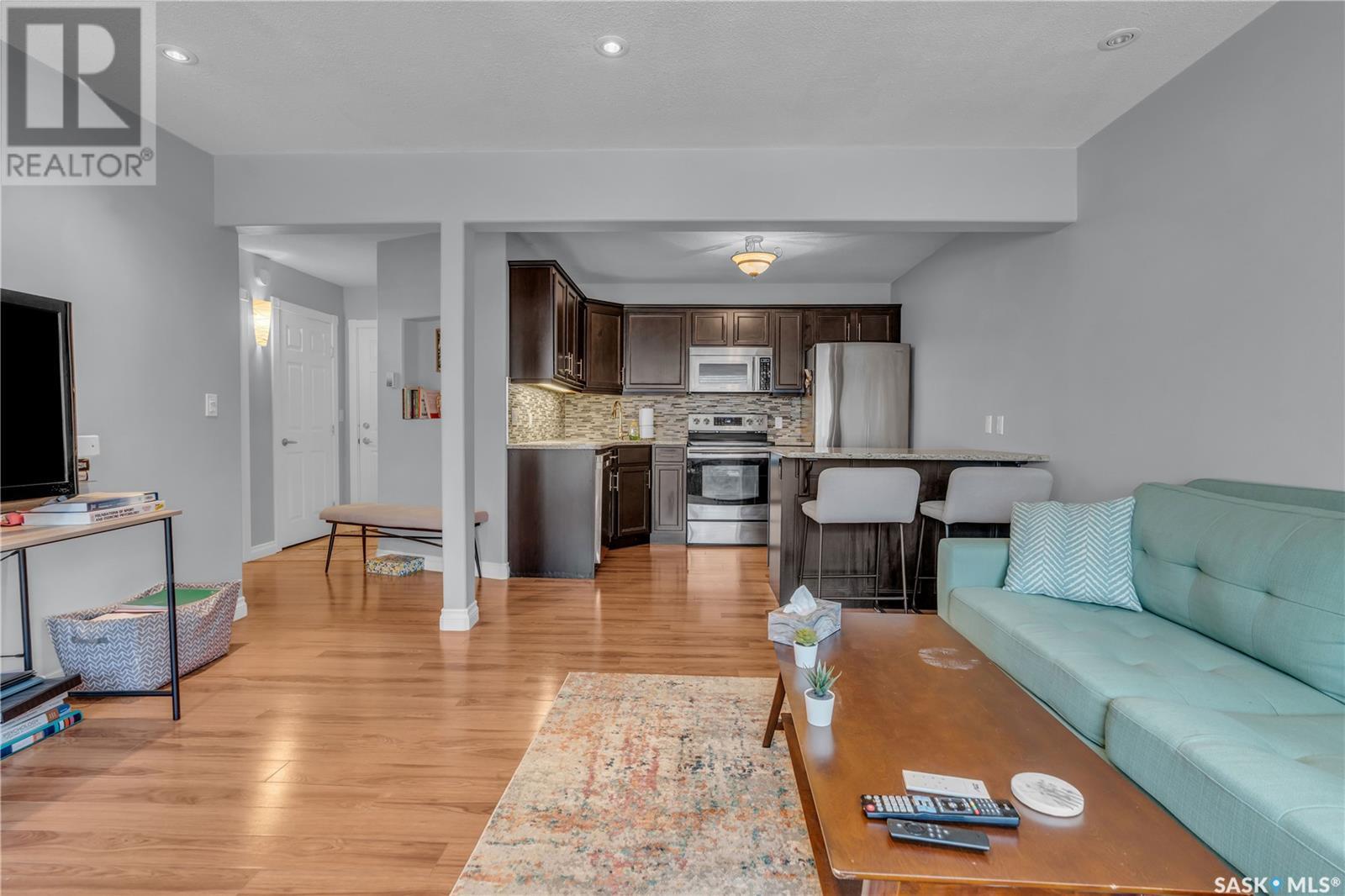 Property at 8 2060 Lorne STREET image 5