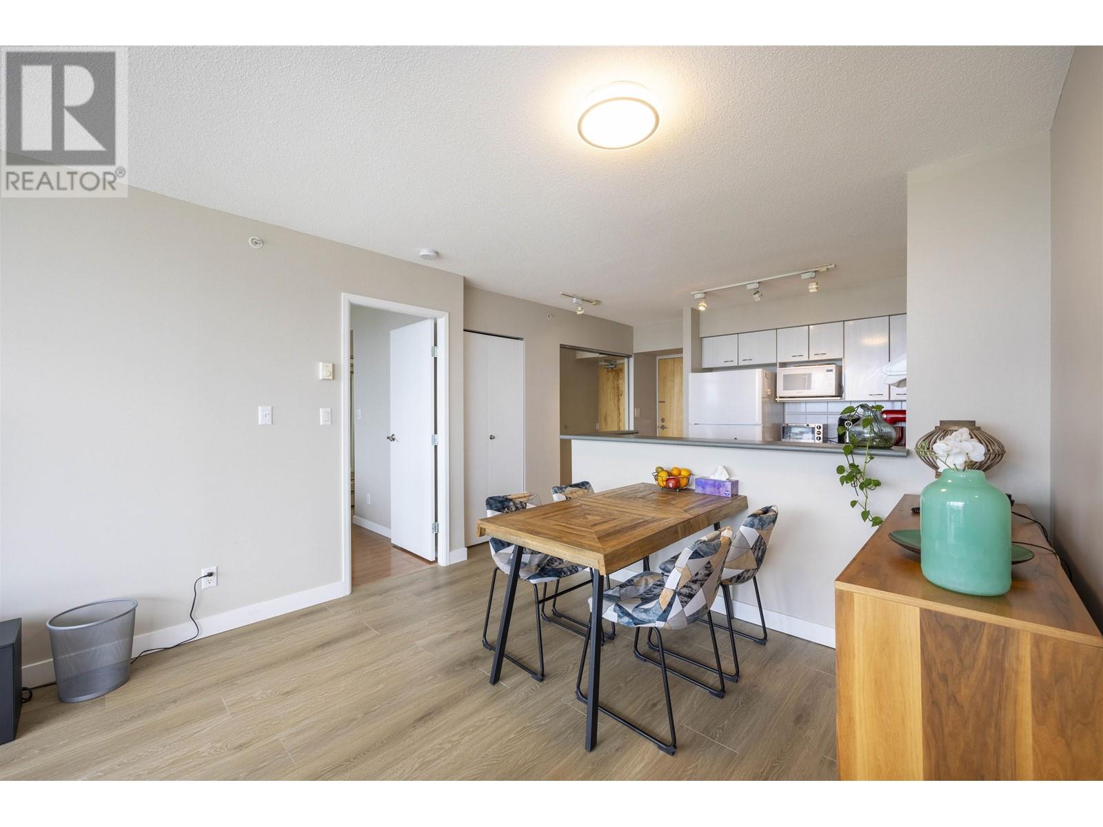Listing Picture 10 of 24 : 2905 6088 WILLINGDON AVENUE, Burnaby / 本拿比 - 魯藝地產 Yvonne Lu Group - MLS Medallion Club Member