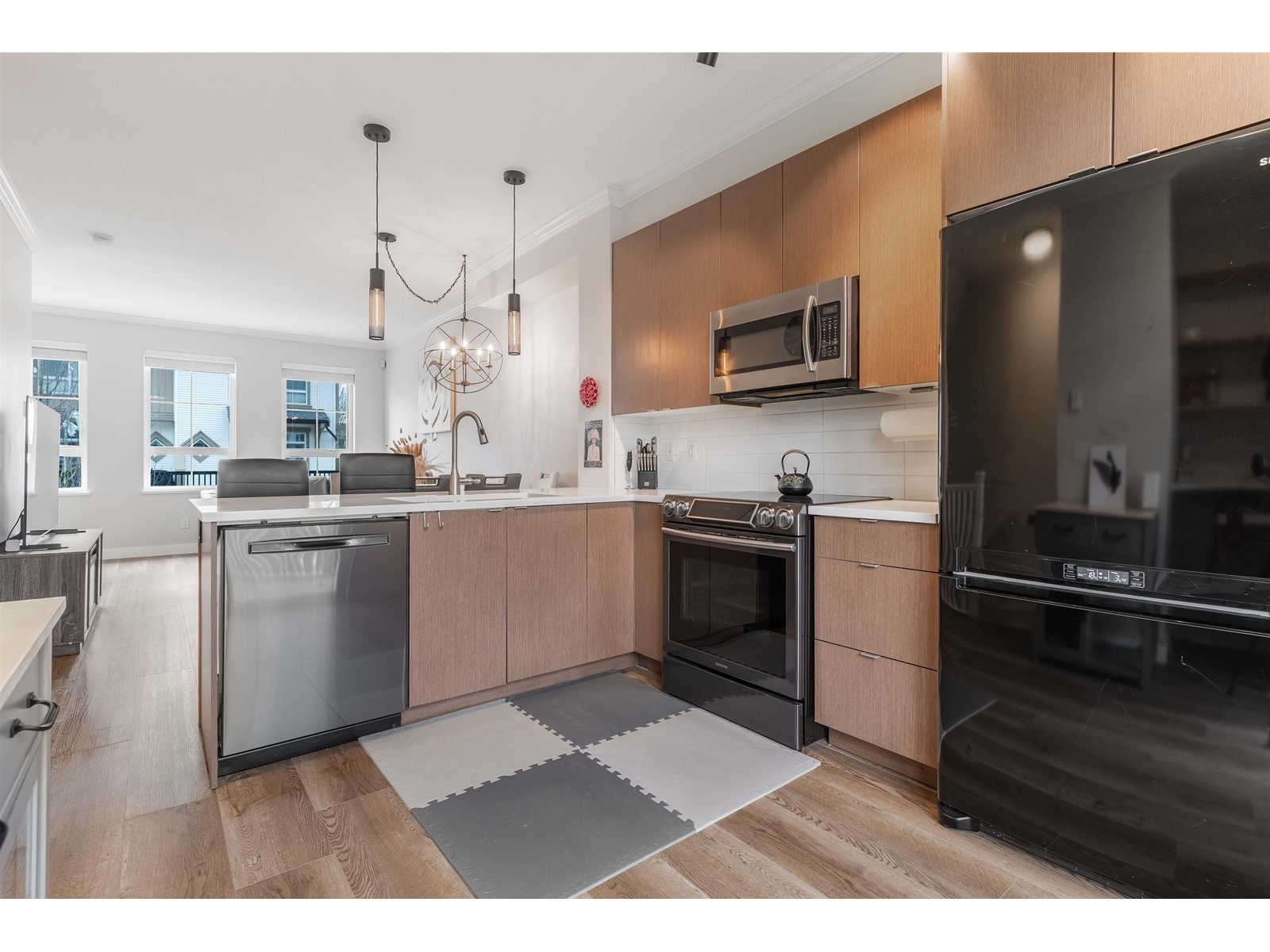 Property at 118 19505 68A AVENUE image 4