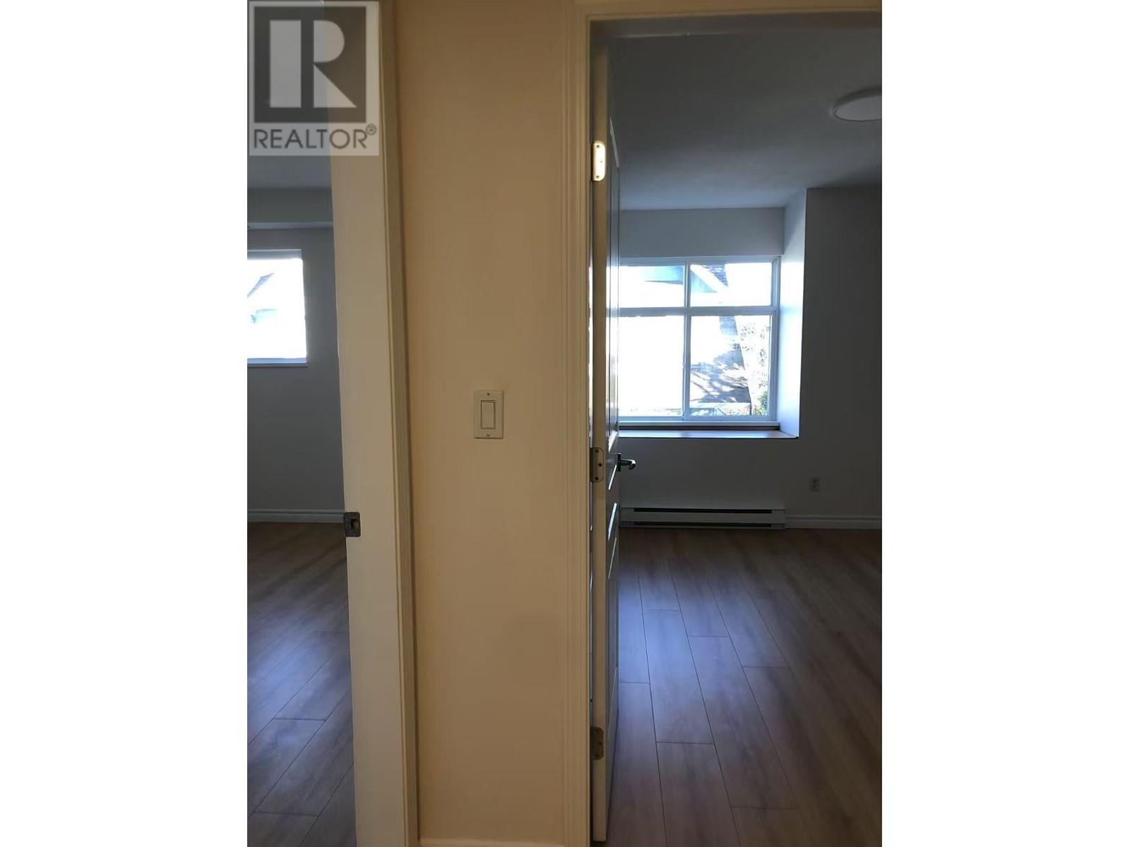 Listing Picture 12 of 22 : 61 7128 STRIDE AVENUE, Burnaby / 本拿比 - 魯藝地產 Yvonne Lu Group - MLS Medallion Club Member
