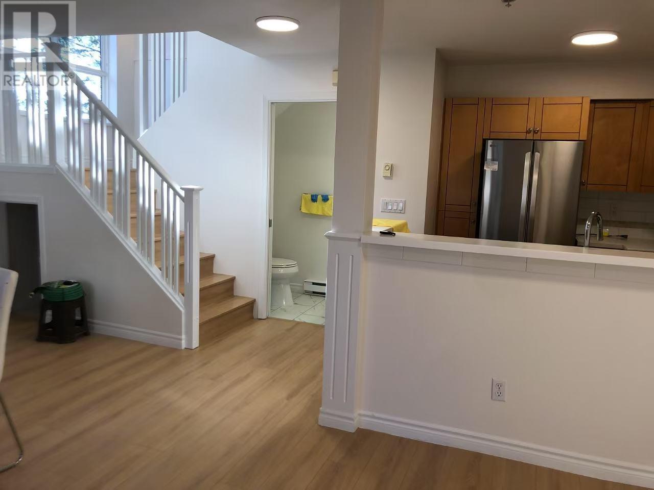 Listing Picture 2 of 22 : 61 7128 STRIDE AVENUE, Burnaby / 本拿比 - 魯藝地產 Yvonne Lu Group - MLS Medallion Club Member