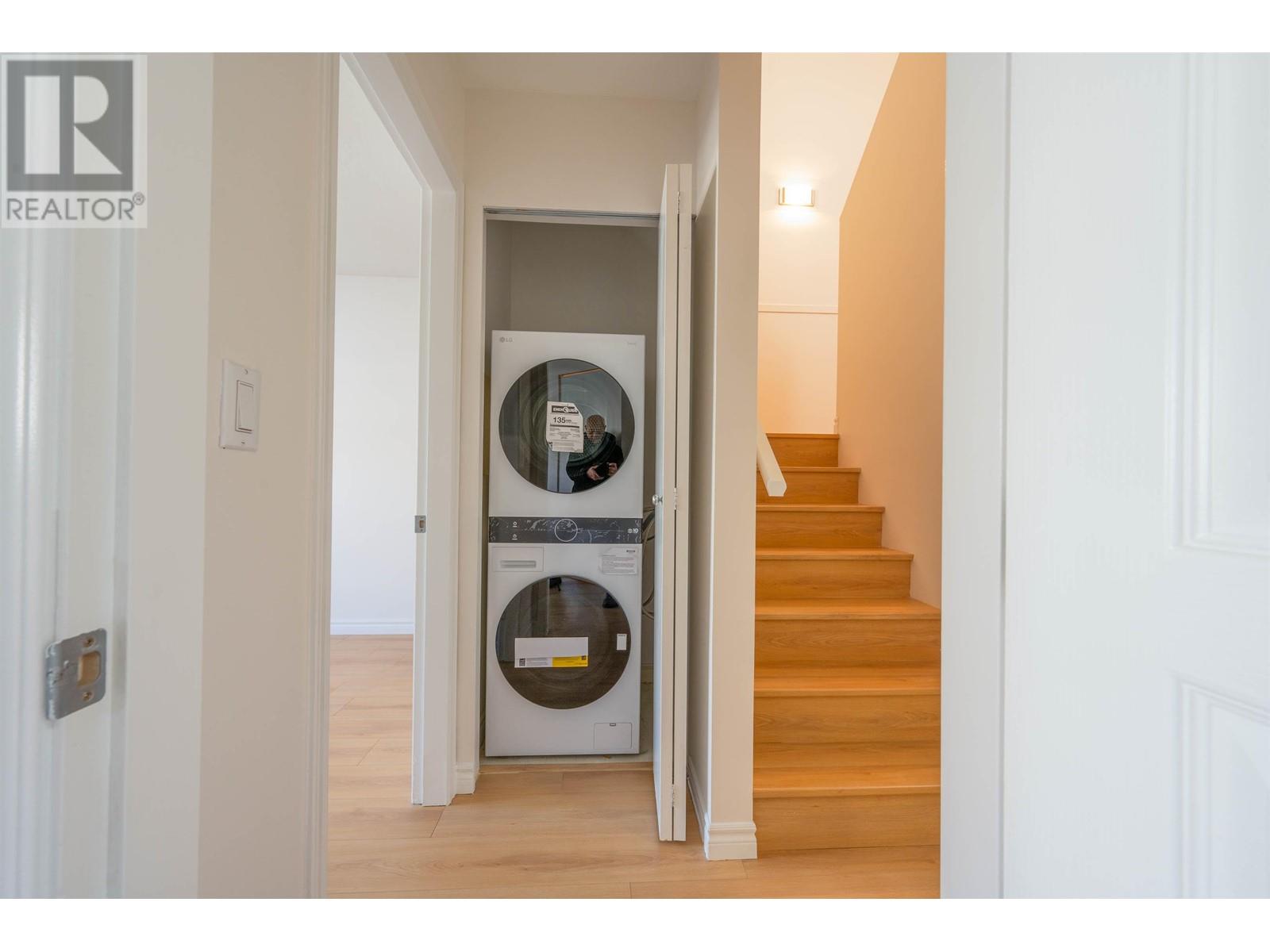 Listing Picture 16 of 22 : 61 7128 STRIDE AVENUE, Burnaby / 本拿比 - 魯藝地產 Yvonne Lu Group - MLS Medallion Club Member