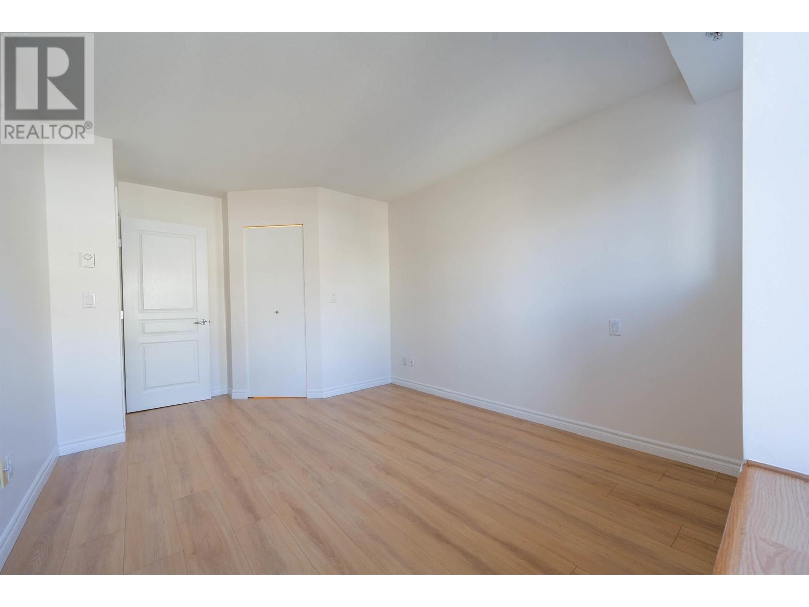 Listing Picture 14 of 22 : 61 7128 STRIDE AVENUE, Burnaby / 本拿比 - 魯藝地產 Yvonne Lu Group - MLS Medallion Club Member