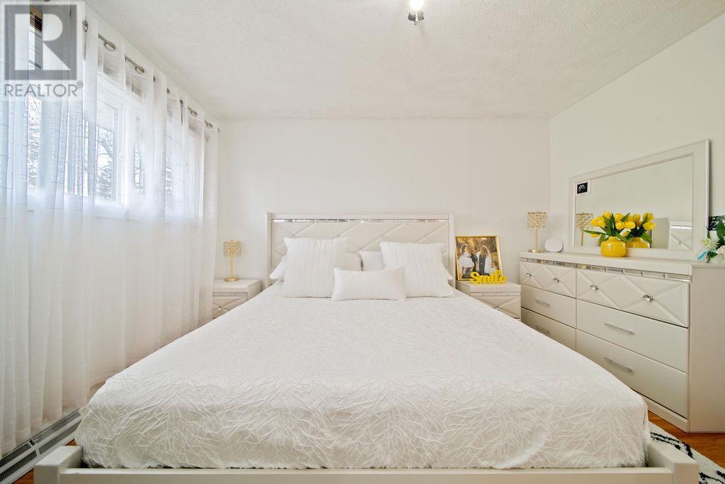 Property at 2608 38 Street SW image 3