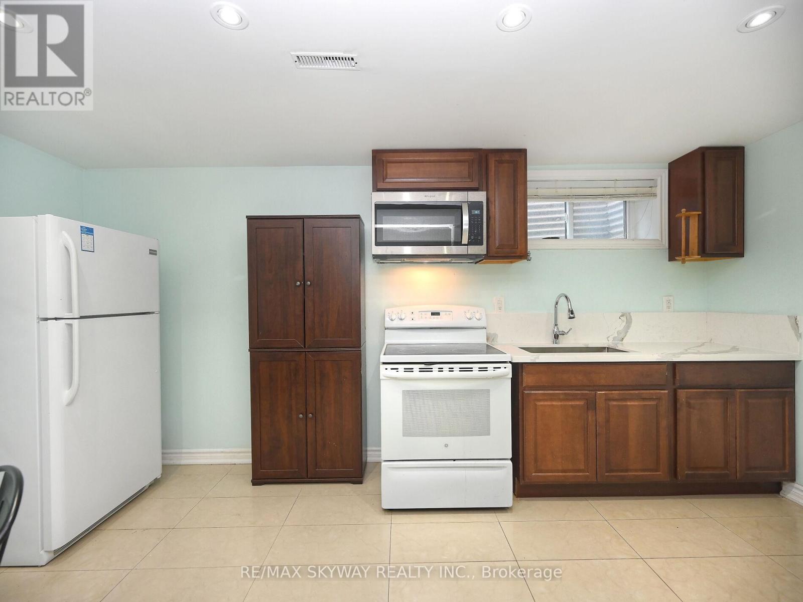 168 Voltarie Crescent, Mississauga (Mississauga Valleys), Ontario  L5A 2A4 - Photo 22 - W12021303