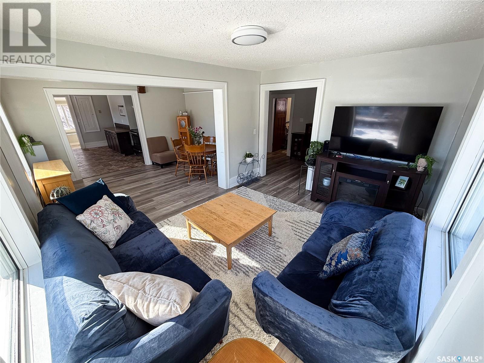 1159 Conrad Avenue, Gull Lake, Saskatchewan  S0N 1A0 - Photo 5 - SK998966