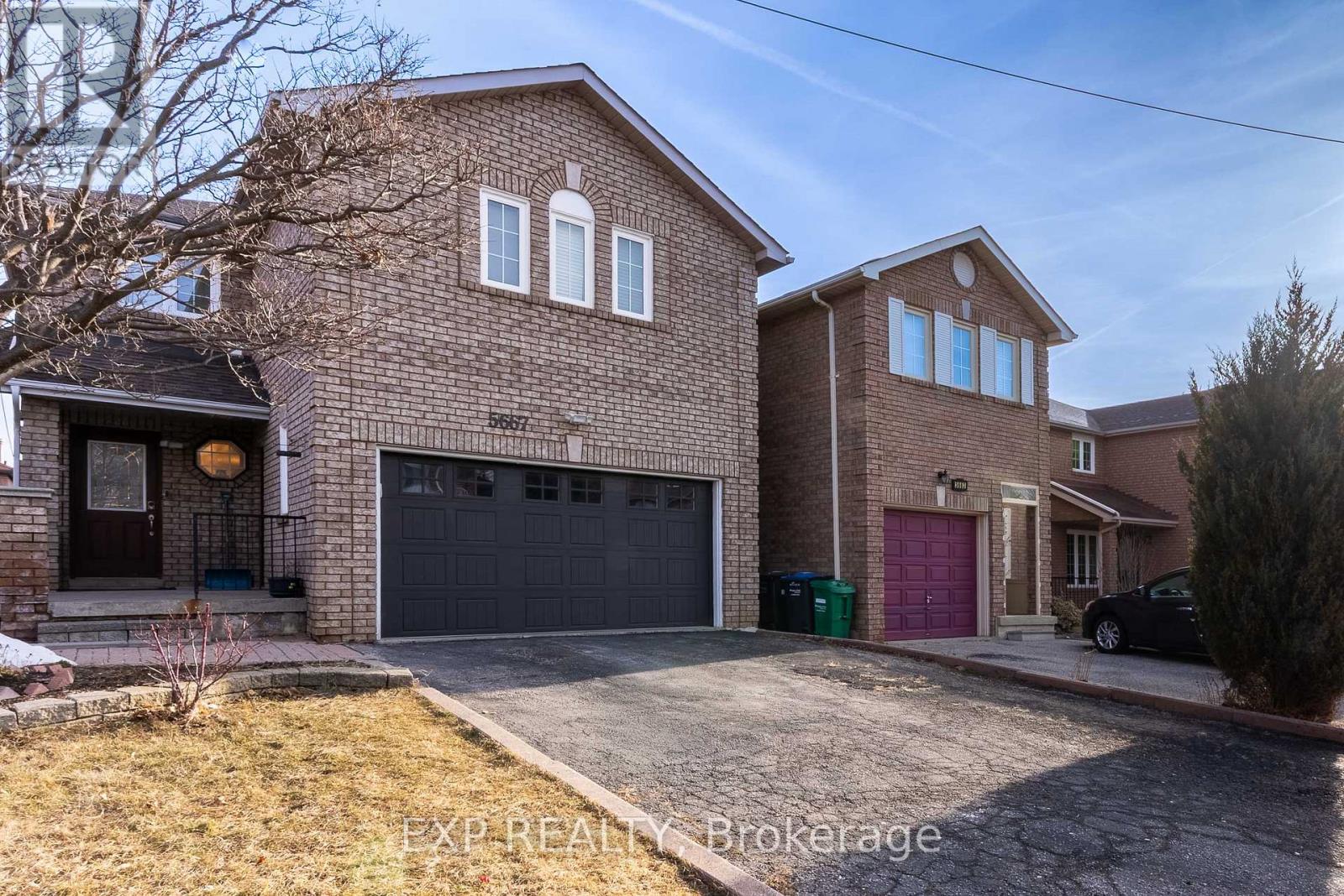 5667 Spangler Drive, Mississauga, Ontario  L5R 3N4 - Photo 2 - W12017880